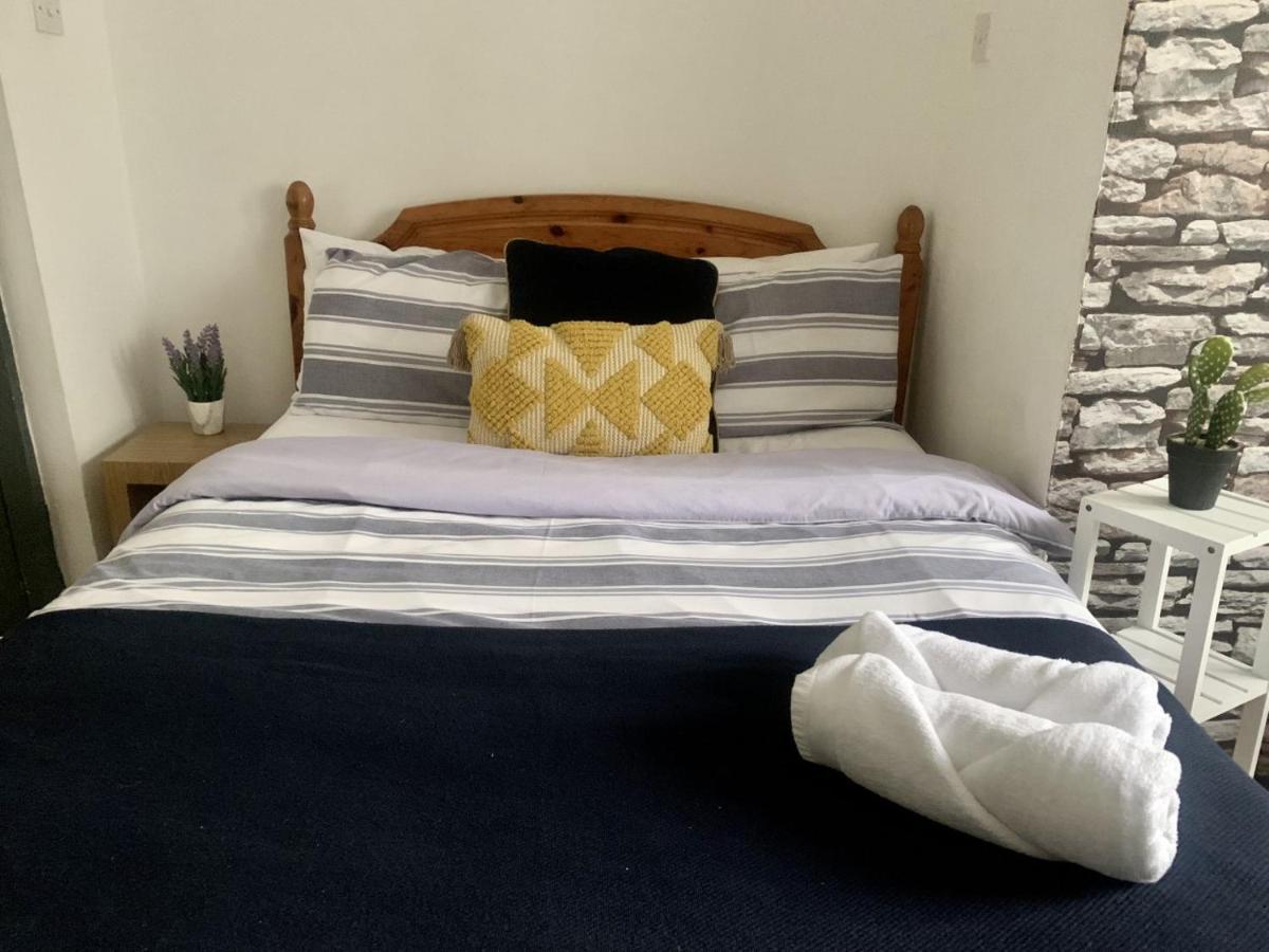Uplands View, Richmond Tce, Flat 1 Apartment